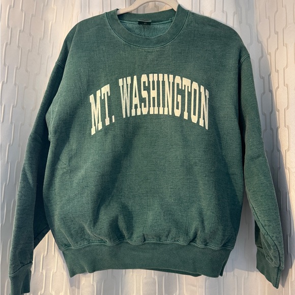 Fruit of the Loom Tops - Fruit of the Loom Green is Crewneck Sweatshirt- Mount Washington-Size M